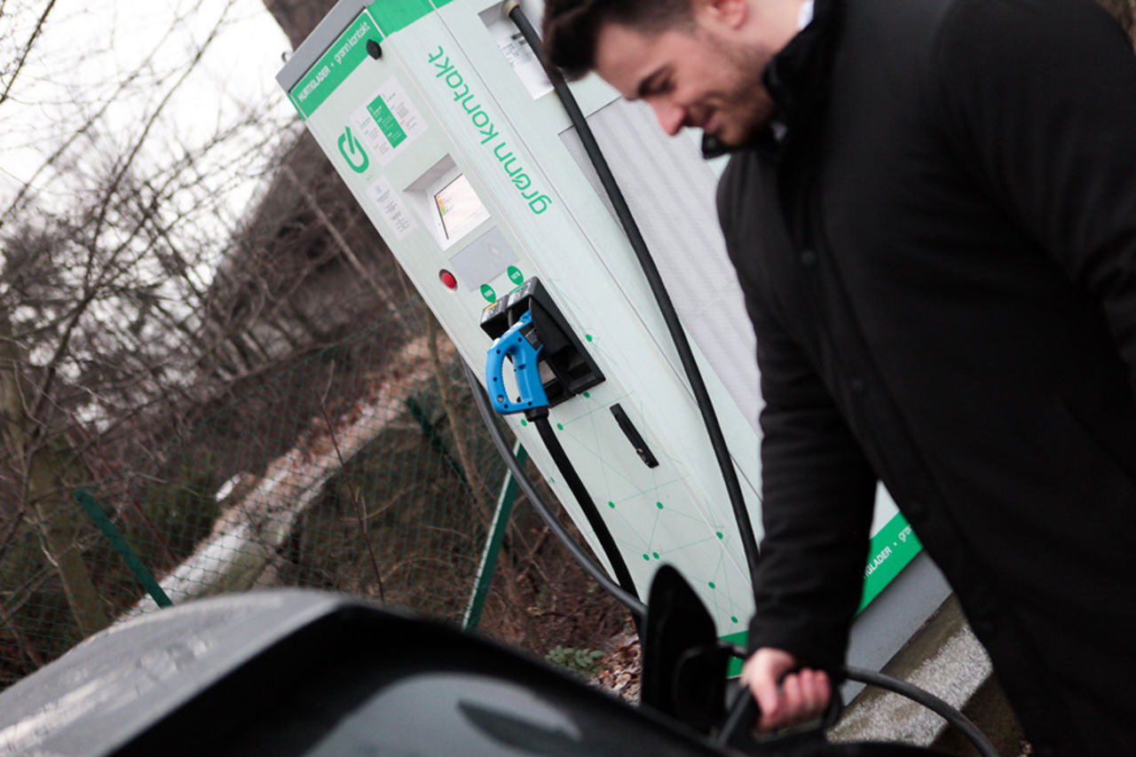 Charging station for electric car