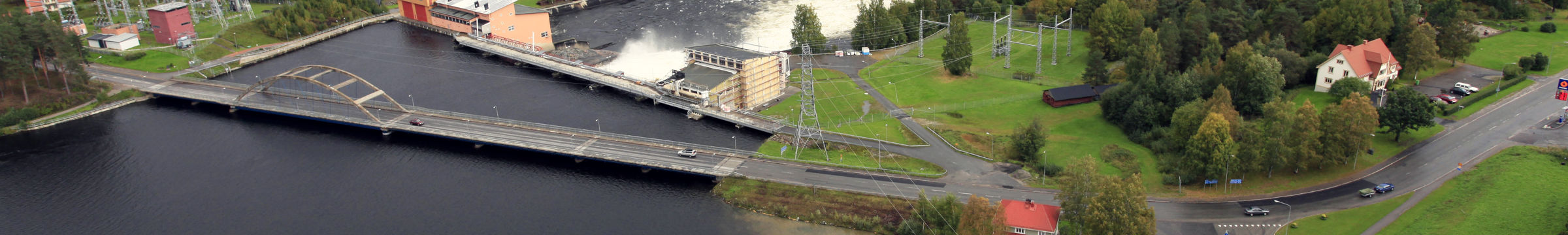 Flygbild över ett Hammarforsens vattenkraftverk